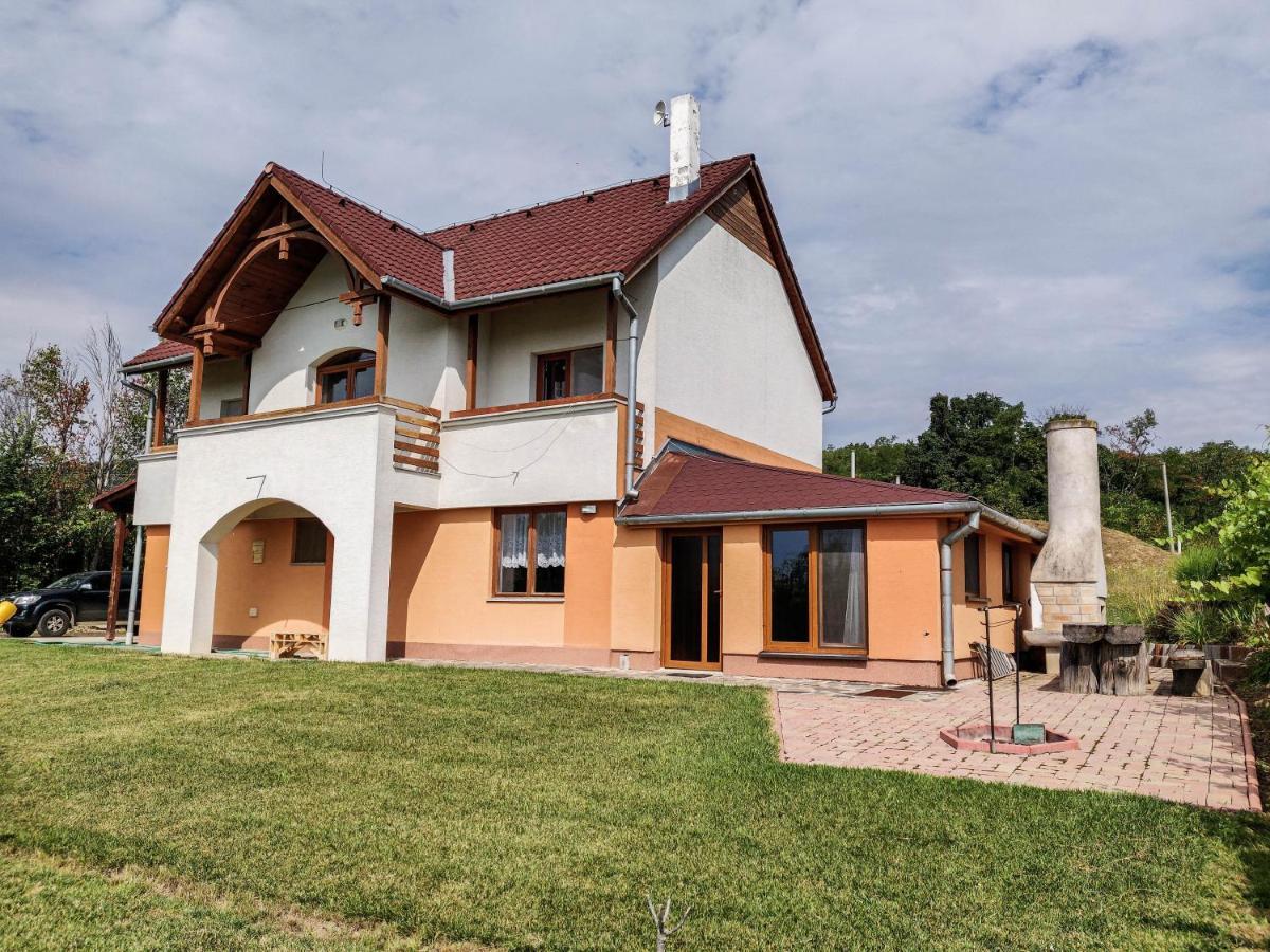 Vinox Winery Villa Vinica Exterior photo